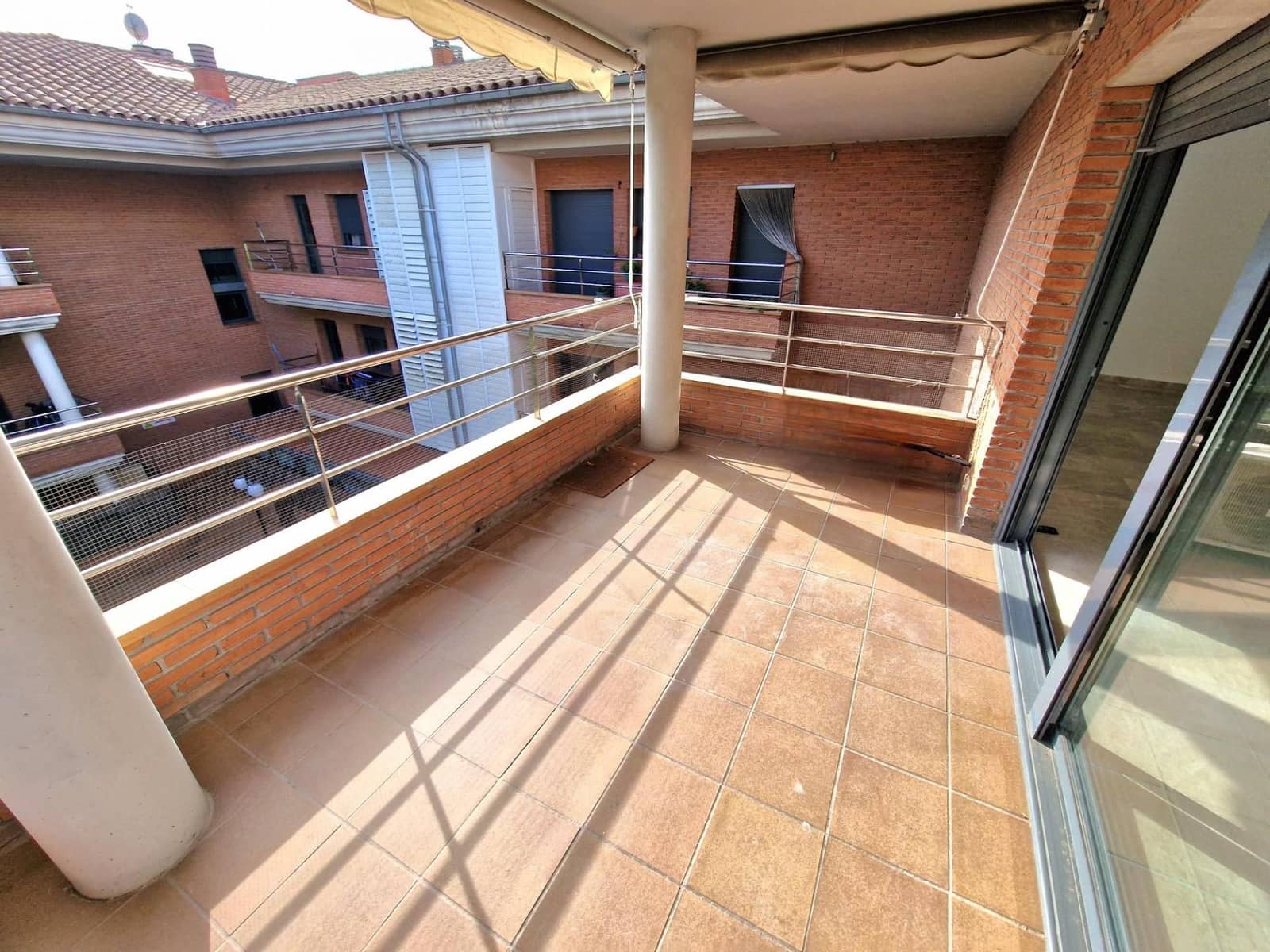 5 bedroom Penthouse for rent in Sant Cugat del Valles with pool garage - € 1,990 (Ref: 9451389)