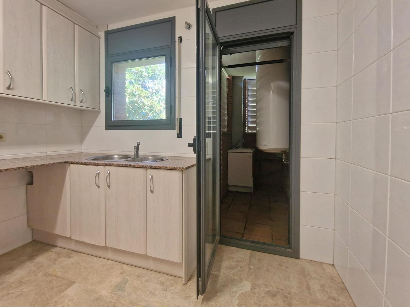 5 bedroom Penthouse for rent in Sant Cugat del Valles with pool garage - € 1,990 (Ref: 9451389)