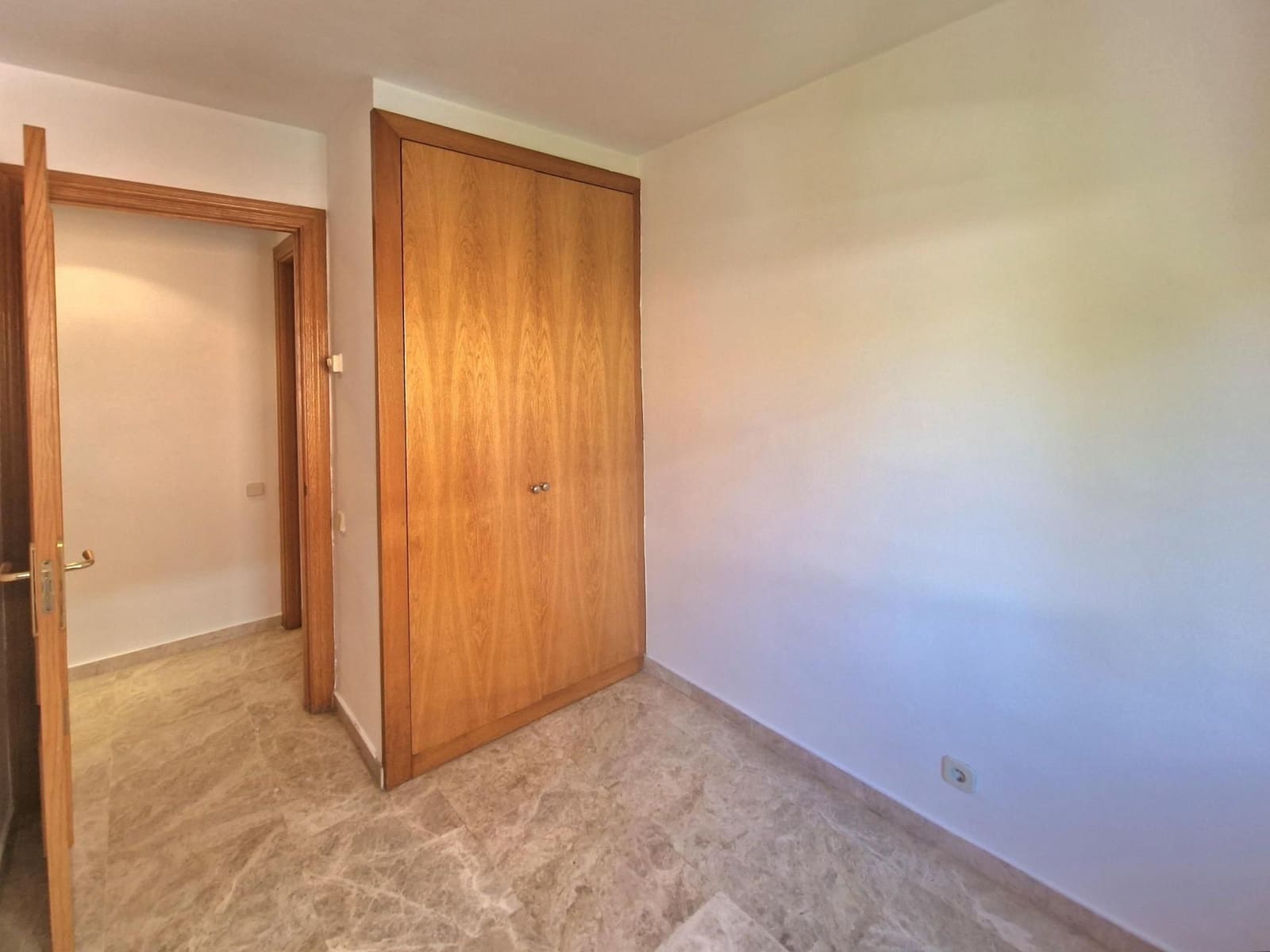 5 bedroom Penthouse for rent in Sant Cugat del Valles with pool garage - € 1,990 (Ref: 9451389)