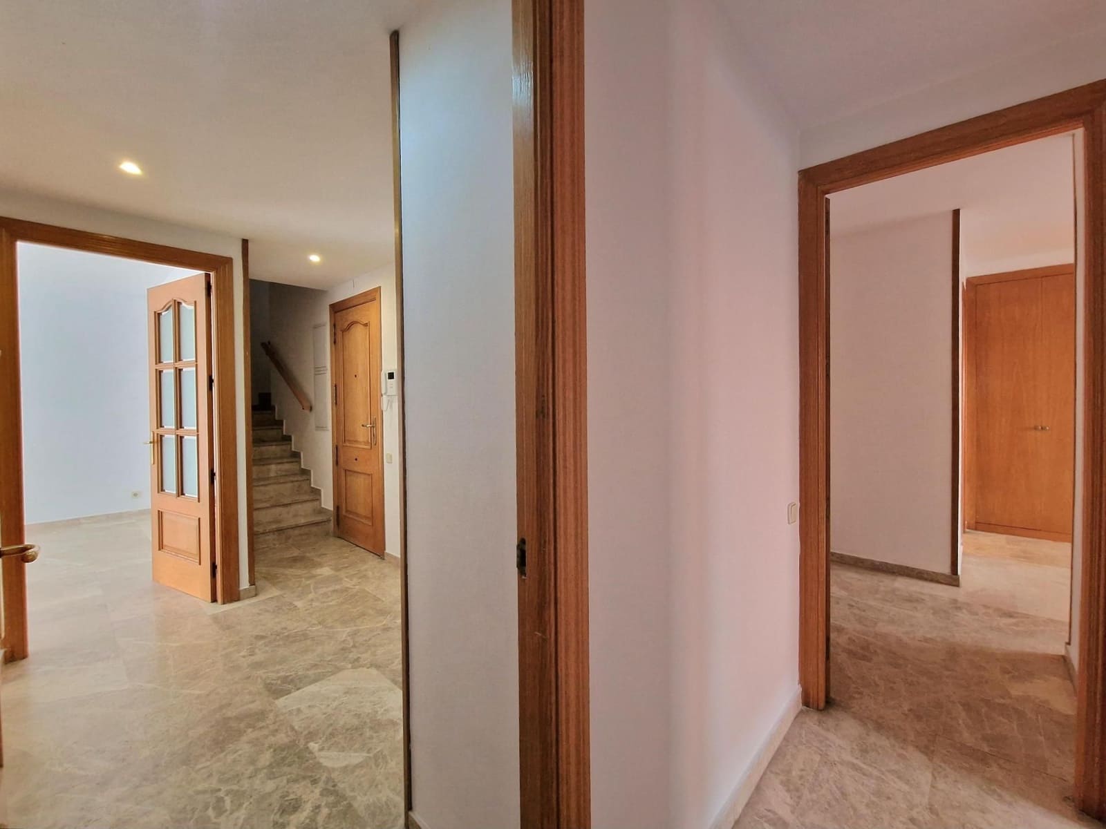 5 bedroom Penthouse for rent in Sant Cugat del Valles with pool garage - € 1,990 (Ref: 9451389)