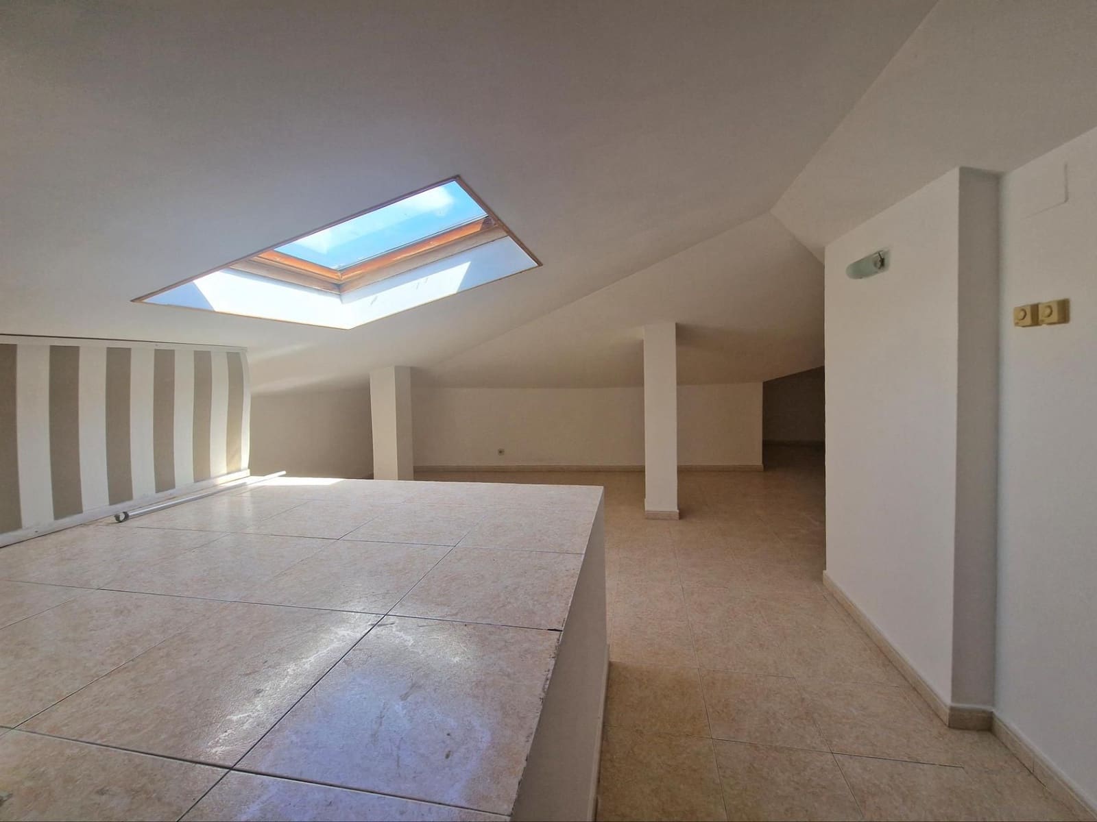 5 bedroom Penthouse for rent in Sant Cugat del Valles with pool garage - € 1,990 (Ref: 9451389)