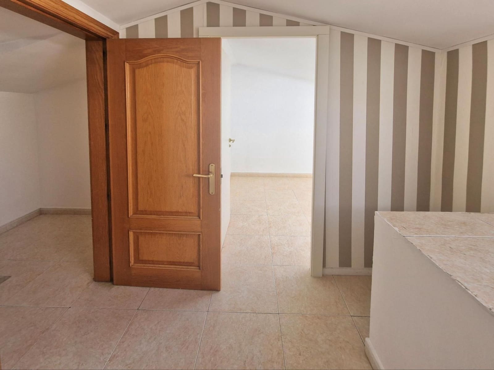 5 bedroom Penthouse for rent in Sant Cugat del Valles with pool garage - € 1,990 (Ref: 9451389)