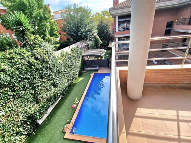 5 bedroom Penthouse for rent in Sant Cugat del Vallès with pool garage - € 1,990 (Ref: 9451389)