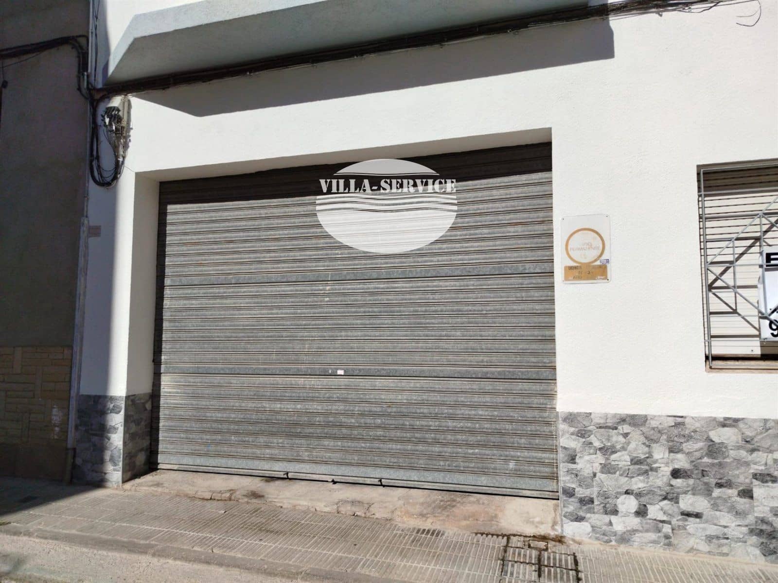 Commercial for sale in Calafell with garage - € 110,000 (Ref: 10163201)