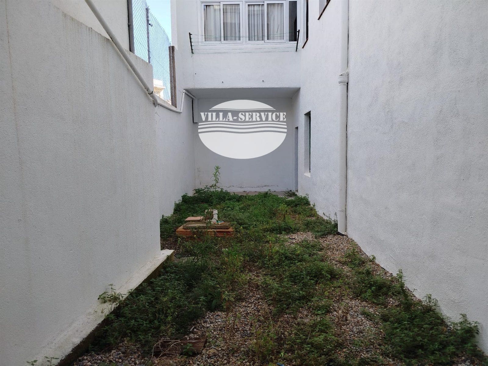 Commercial for sale in Calafell with garage - € 110,000 (Ref: 10163201)