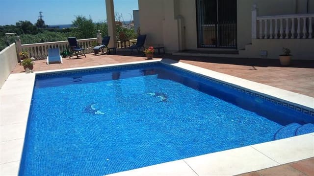 3 camera da letto Villa in vendita in La Duquesa / Puerto de la Duquesa, Manilva con piscina garage - 575.000 € (Rif: 10125157)
