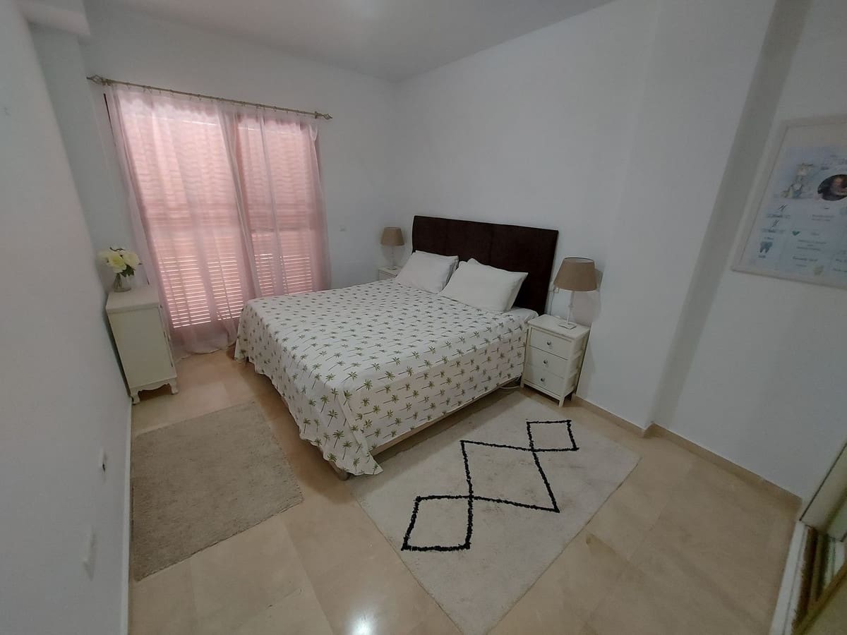 Casa de 2 habitaciones en La Duquesa / Puerto de la Duquesa en venta con piscina garaje - 340.000 € (Ref: 10125168)