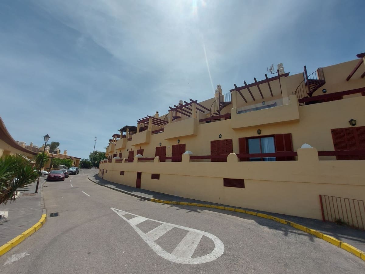 Casa de 2 habitaciones en La Duquesa / Puerto de la Duquesa en venta con piscina garaje - 340.000 € (Ref: 10125168)