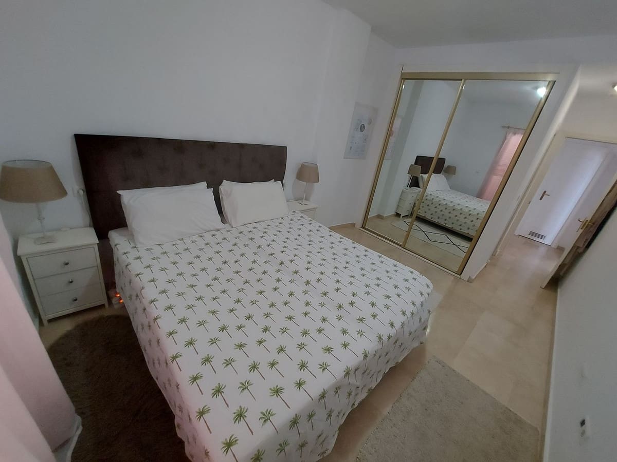 Casa de 2 habitaciones en La Duquesa / Puerto de la Duquesa en venta con piscina garaje - 340.000 € (Ref: 10125168)