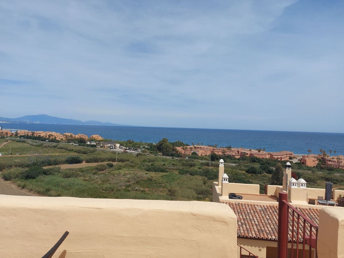 Casa de 2 habitaciones en La Duquesa / Puerto de la Duquesa en venta con piscina garaje - 340.000 € (Ref: 10125168)