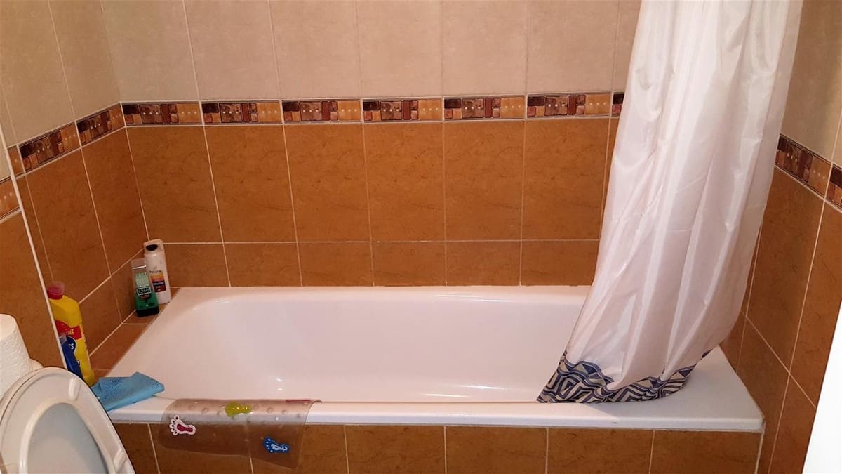 Casa de 2 habitaciones en La Duquesa / Puerto de la Duquesa en venta con piscina garaje - 340.000 € (Ref: 10125168)