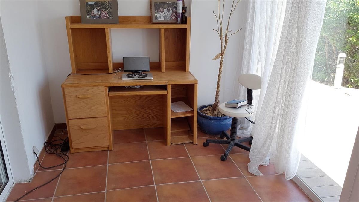 9 quarto Moradia para venda em La Duquesa / Puerto de la Duquesa com piscina garagem - 795 000 € (Ref: 10125169)