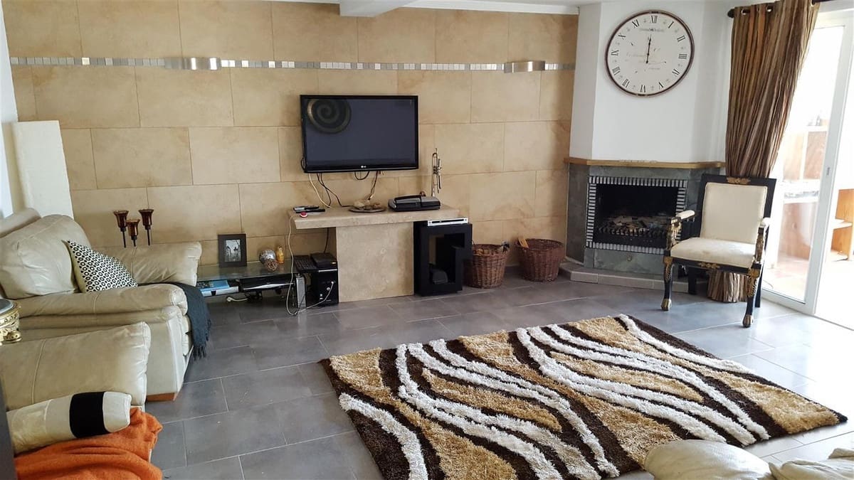 9 quarto Moradia para venda em La Duquesa / Puerto de la Duquesa com piscina garagem - 795 000 € (Ref: 10125169)