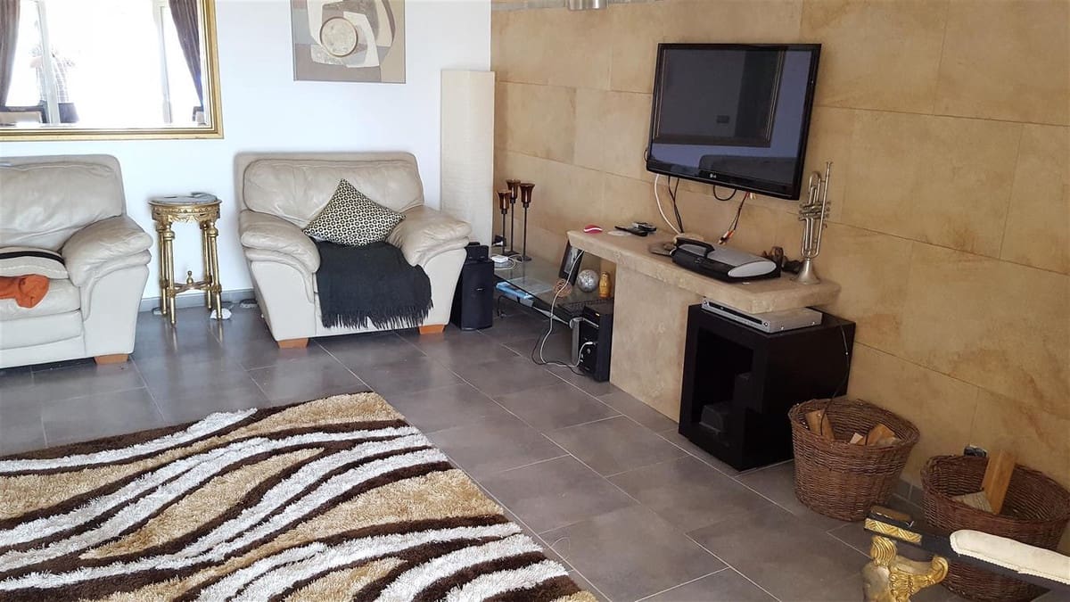 9 quarto Moradia para venda em La Duquesa / Puerto de la Duquesa com piscina garagem - 795 000 € (Ref: 10125169)