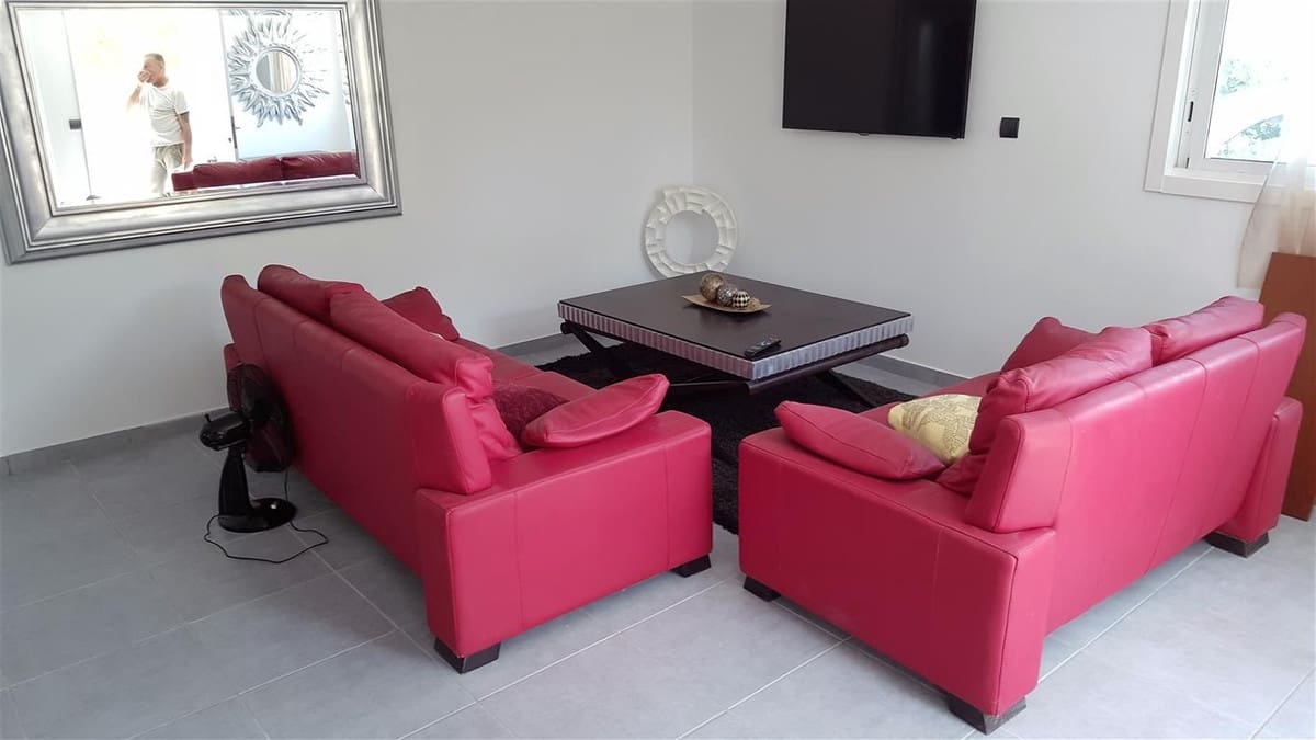 9 quarto Moradia para venda em La Duquesa / Puerto de la Duquesa com piscina garagem - 795 000 € (Ref: 10125169)