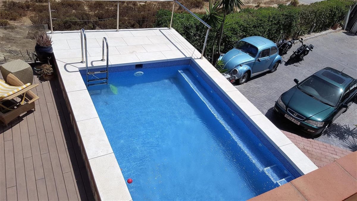 9 quarto Moradia para venda em La Duquesa / Puerto de la Duquesa com piscina garagem - 795 000 € (Ref: 10125169)