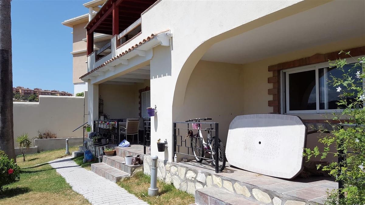 9 quarto Moradia para venda em La Duquesa / Puerto de la Duquesa com piscina garagem - 795 000 € (Ref: 10125169)