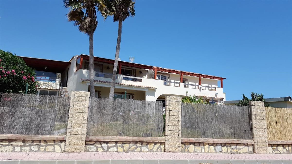 9 quarto Moradia para venda em La Duquesa / Puerto de la Duquesa com piscina garagem - 795 000 € (Ref: 10125169)