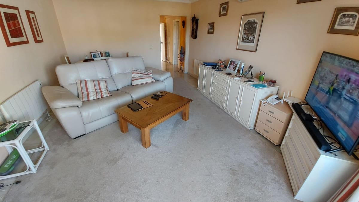 2 soveværelse Lejlighed til salg i La Duquesa / Puerto de la Duquesa med swimmingpool - € 205.000 (Ref: 10125170)