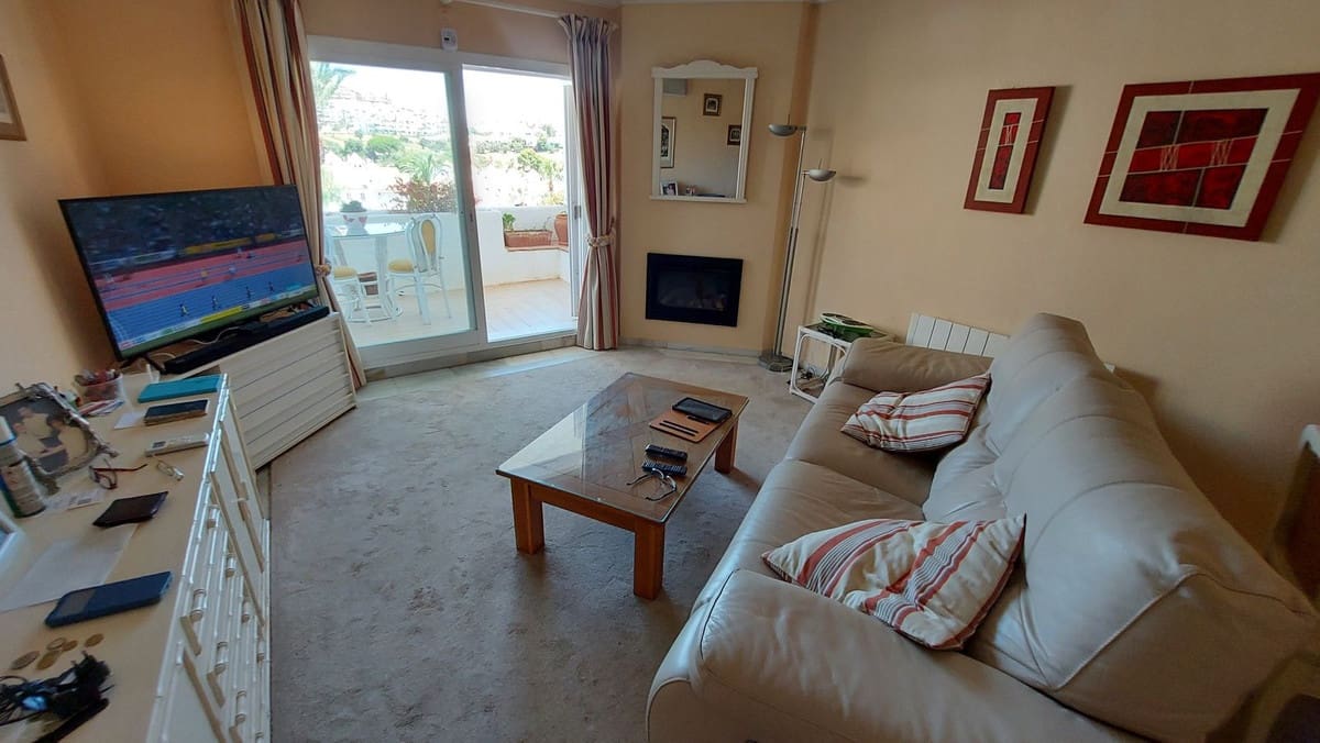 2 soveværelse Lejlighed til salg i La Duquesa / Puerto de la Duquesa med swimmingpool - € 205.000 (Ref: 10125170)