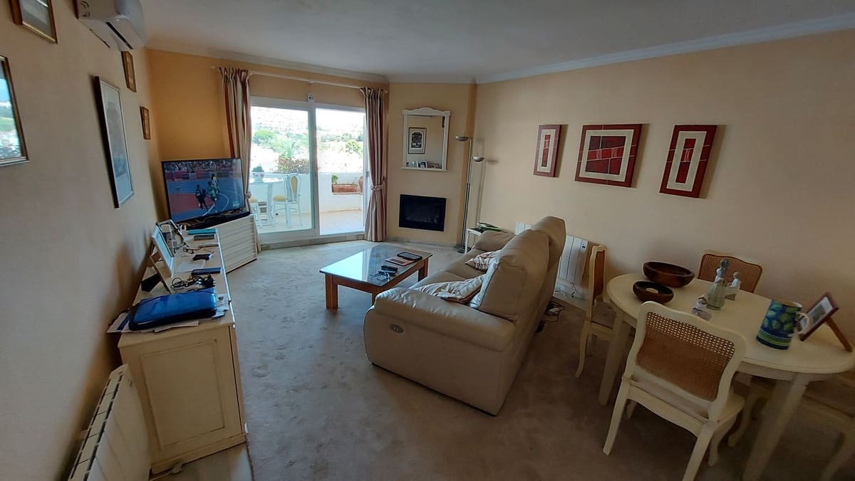 2 soveværelse Lejlighed til salg i La Duquesa / Puerto de la Duquesa med swimmingpool - € 205.000 (Ref: 10125170)