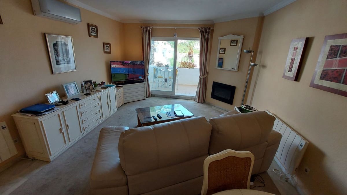 2 soveværelse Lejlighed til salg i La Duquesa / Puerto de la Duquesa med swimmingpool - € 205.000 (Ref: 10125170)
