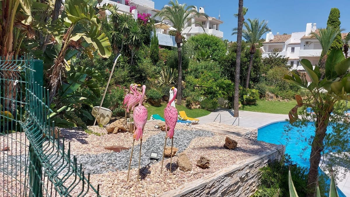 2 soveværelse Lejlighed til salg i La Duquesa / Puerto de la Duquesa med swimmingpool - € 205.000 (Ref: 10125170)