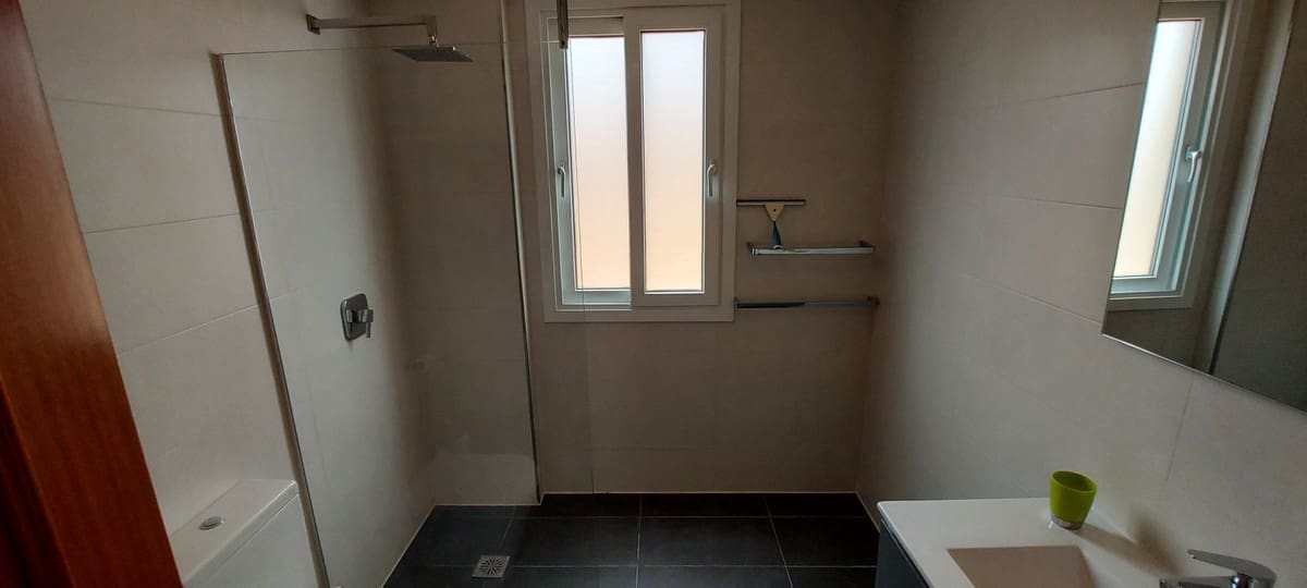 2 quarto Penthouse para venda em La Duquesa / Puerto de la Duquesa com piscina garagem - 375 000 € (Ref: 10125171)