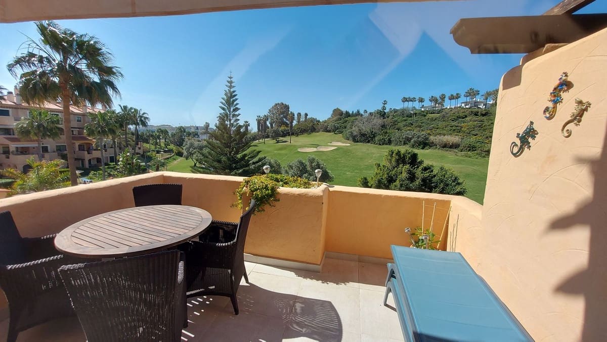 2 quarto Penthouse para venda em La Duquesa / Puerto de la Duquesa com piscina garagem - 375 000 € (Ref: 10125171)
