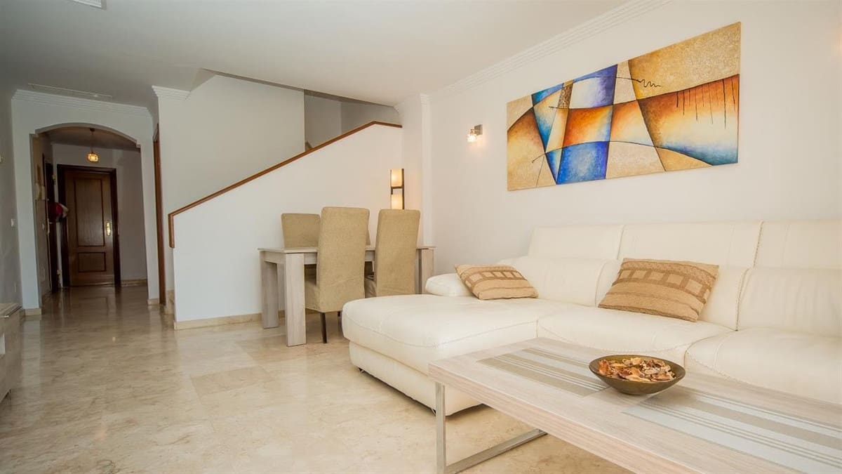 2 quarto Penthouse para venda em La Duquesa / Puerto de la Duquesa com piscina garagem - 375 000 € (Ref: 10125171)