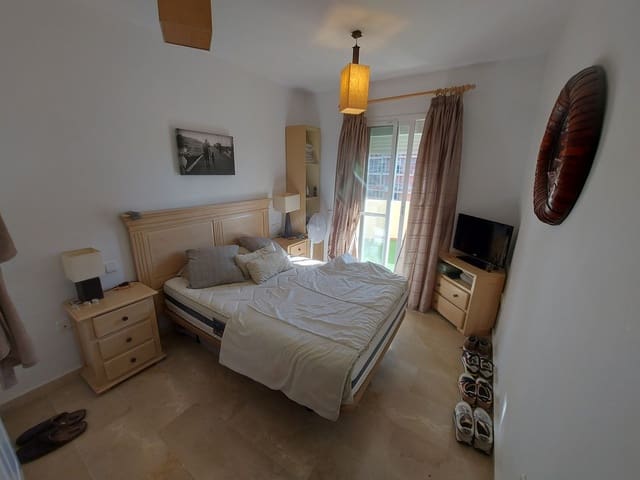 2 quarto Apartamento para venda em La Duquesa / Puerto de la Duquesa, Manilva com piscina garagem - 220 000 € (Ref: 10125194)