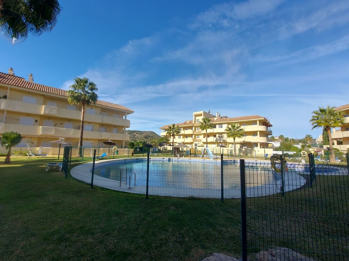 2 soveværelse Lejlighed til salg i La Duquesa / Puerto de la Duquesa med swimmingpool garage - € 220.000 (Ref: 10125194)