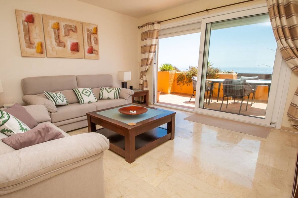 2 slaapkamer Appartement te koop in La Duquesa / Puerto de la Duquesa met zwembad garage - € 595.000 (Ref: 10125195)