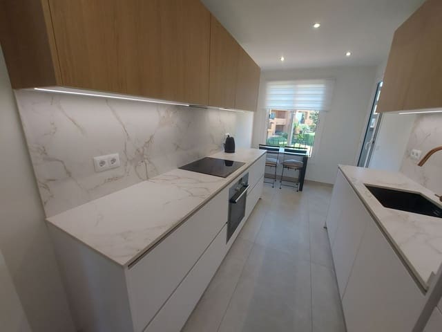 2 chambre Appartement à vendre à La Duquesa / Puerto de la Duquesa, Manilva avec piscine garage - 625 000 € (Ref: 10125195)