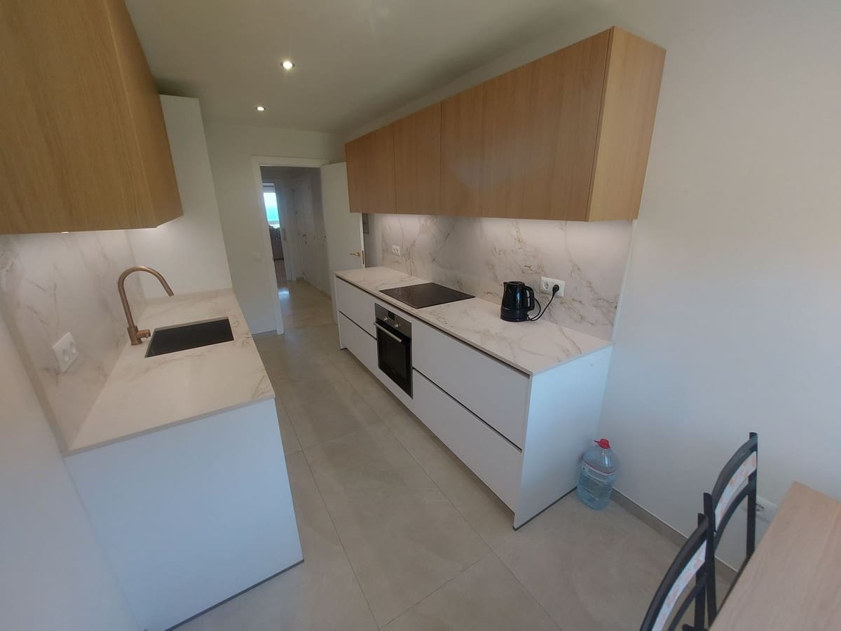 2 slaapkamer Appartement te koop in La Duquesa / Puerto de la Duquesa met zwembad garage - € 595.000 (Ref: 10125195)