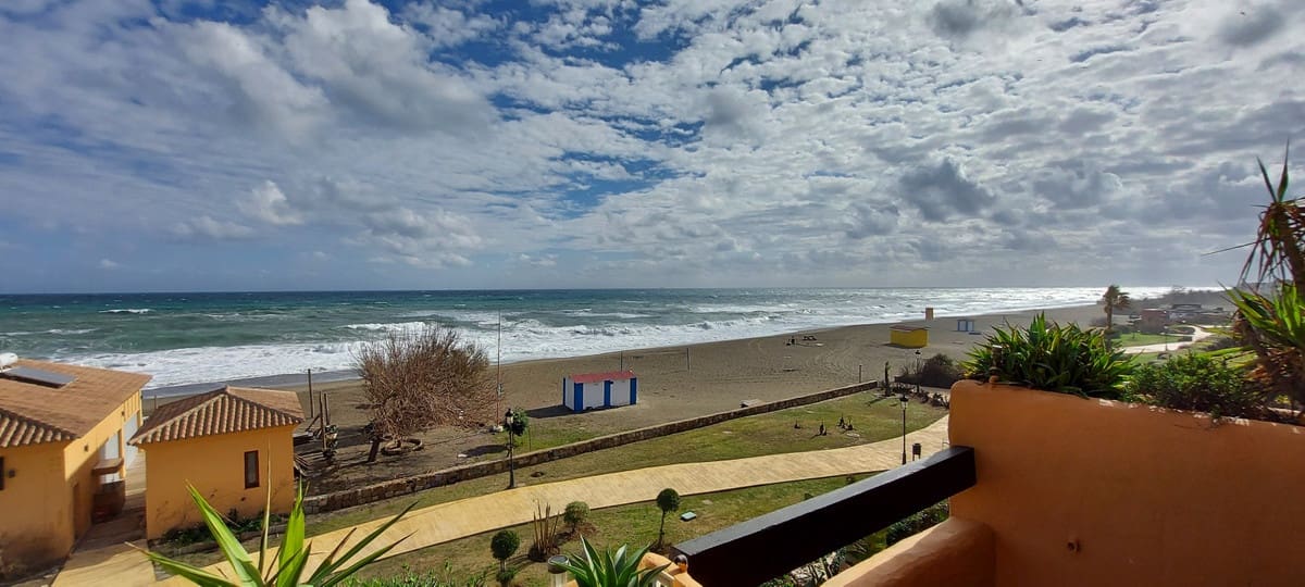 2 slaapkamer Appartement te koop in La Duquesa / Puerto de la Duquesa met zwembad garage - € 595.000 (Ref: 10125195)