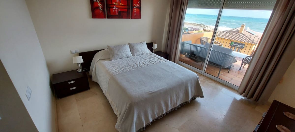 2 slaapkamer Appartement te koop in La Duquesa / Puerto de la Duquesa met zwembad garage - € 595.000 (Ref: 10125195)
