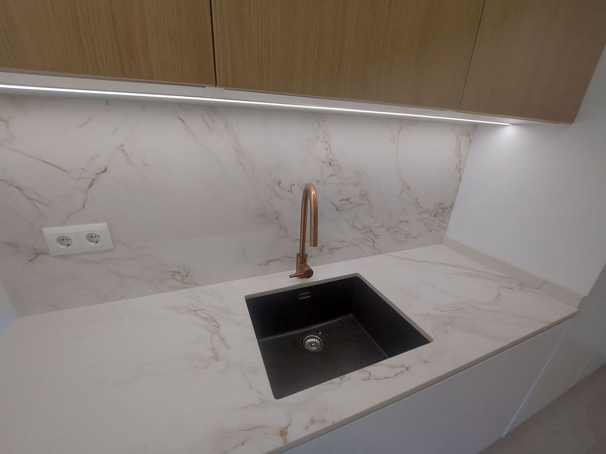 2 slaapkamer Appartement te koop in La Duquesa / Puerto de la Duquesa met zwembad garage - € 595.000 (Ref: 10125195)