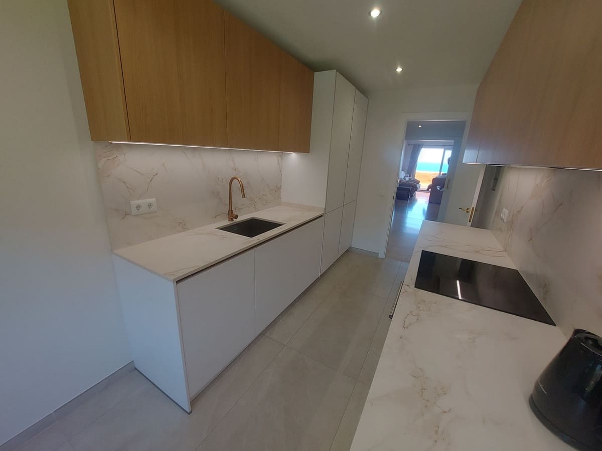 2 slaapkamer Appartement te koop in La Duquesa / Puerto de la Duquesa met zwembad garage - € 595.000 (Ref: 10125195)