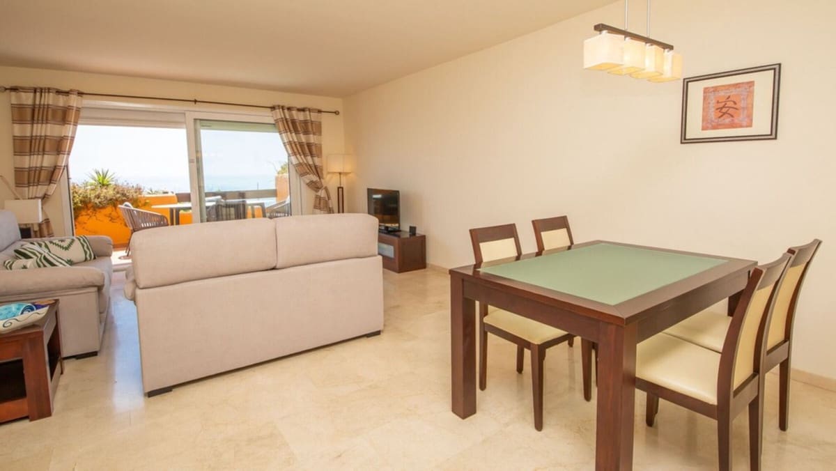 2 slaapkamer Appartement te koop in La Duquesa / Puerto de la Duquesa met zwembad garage - € 595.000 (Ref: 10125195)