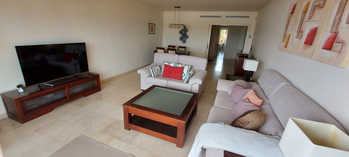 2 slaapkamer Appartement te koop in La Duquesa / Puerto de la Duquesa met zwembad garage - € 595.000 (Ref: 10125195)