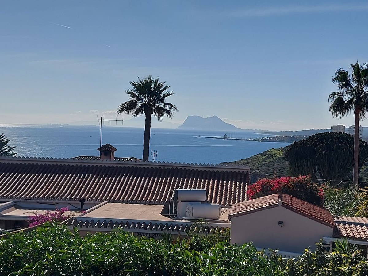 4 soveværelse Villa til salg i Manilva med swimmingpool garage - € 599.000 (Ref: 10125196)
