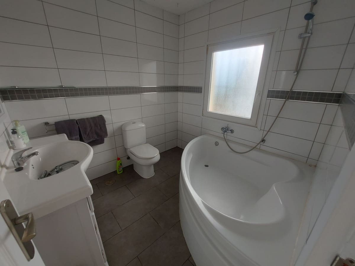 4 soveværelse Villa til salg i Manilva med swimmingpool garage - € 599.000 (Ref: 10125196)