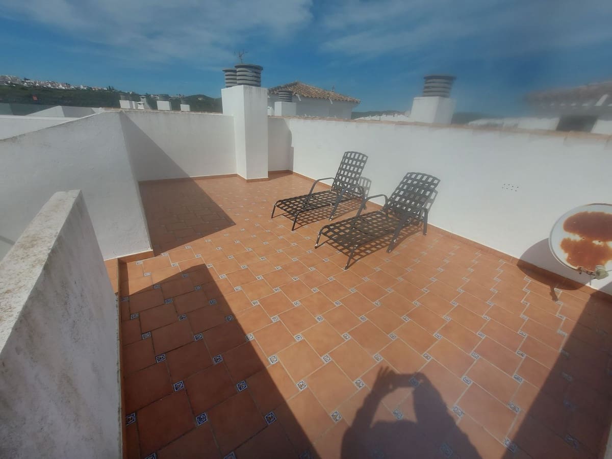2 soveværelse Penthouse til salg i La Duquesa / Puerto de la Duquesa med swimmingpool garage - € 299.000 (Ref: 10125202)