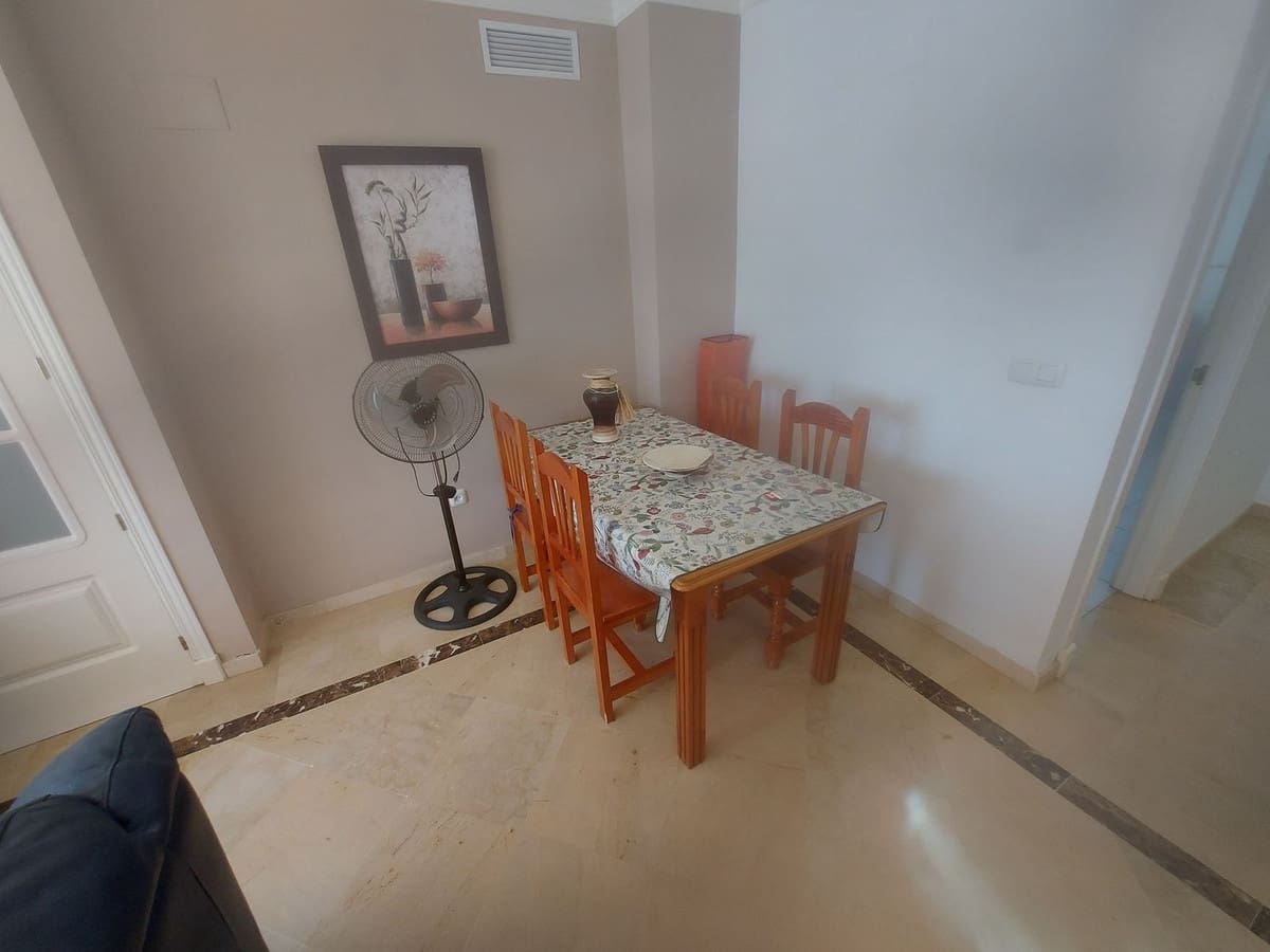 2 soveværelse Penthouse til salg i La Duquesa / Puerto de la Duquesa med swimmingpool garage - € 299.000 (Ref: 10125202)