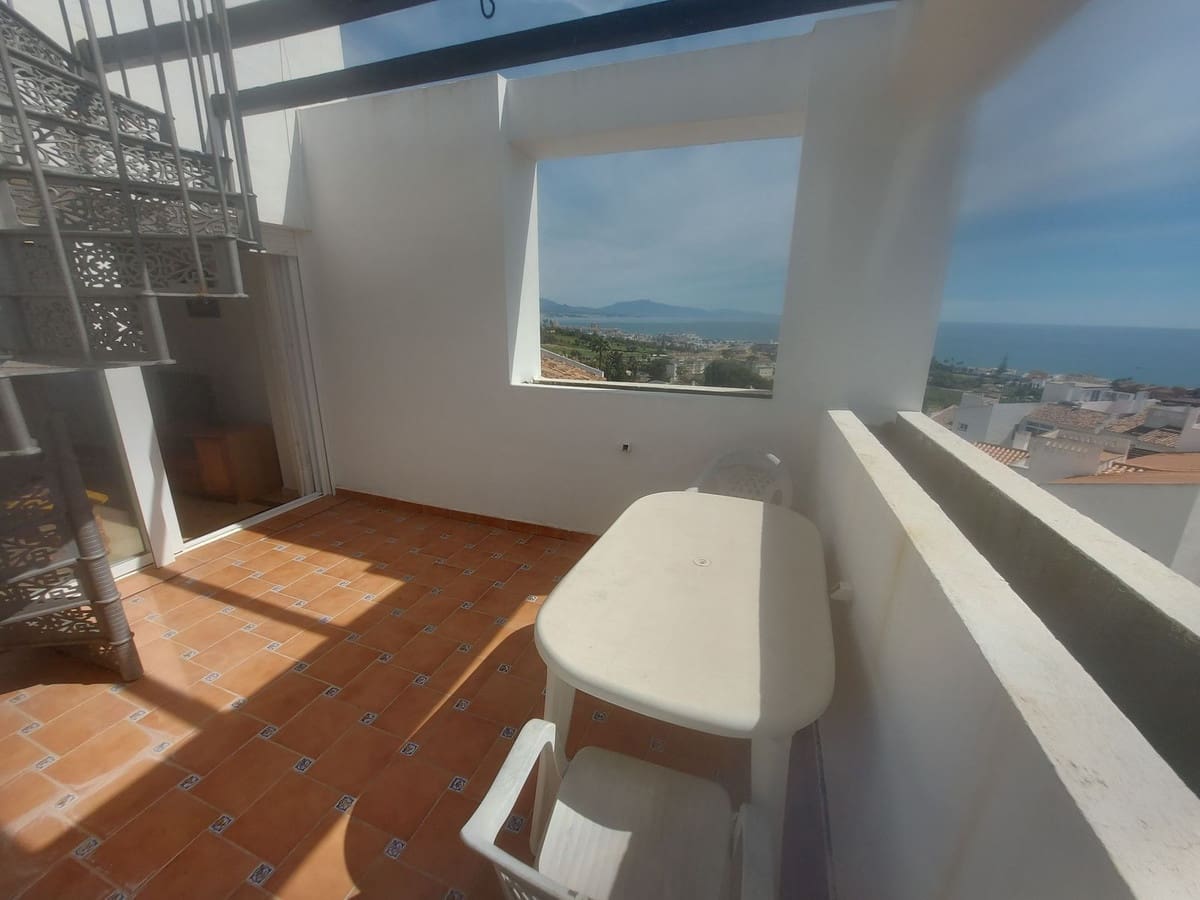 2 soveværelse Penthouse til salg i La Duquesa / Puerto de la Duquesa med swimmingpool garage - € 299.000 (Ref: 10125202)