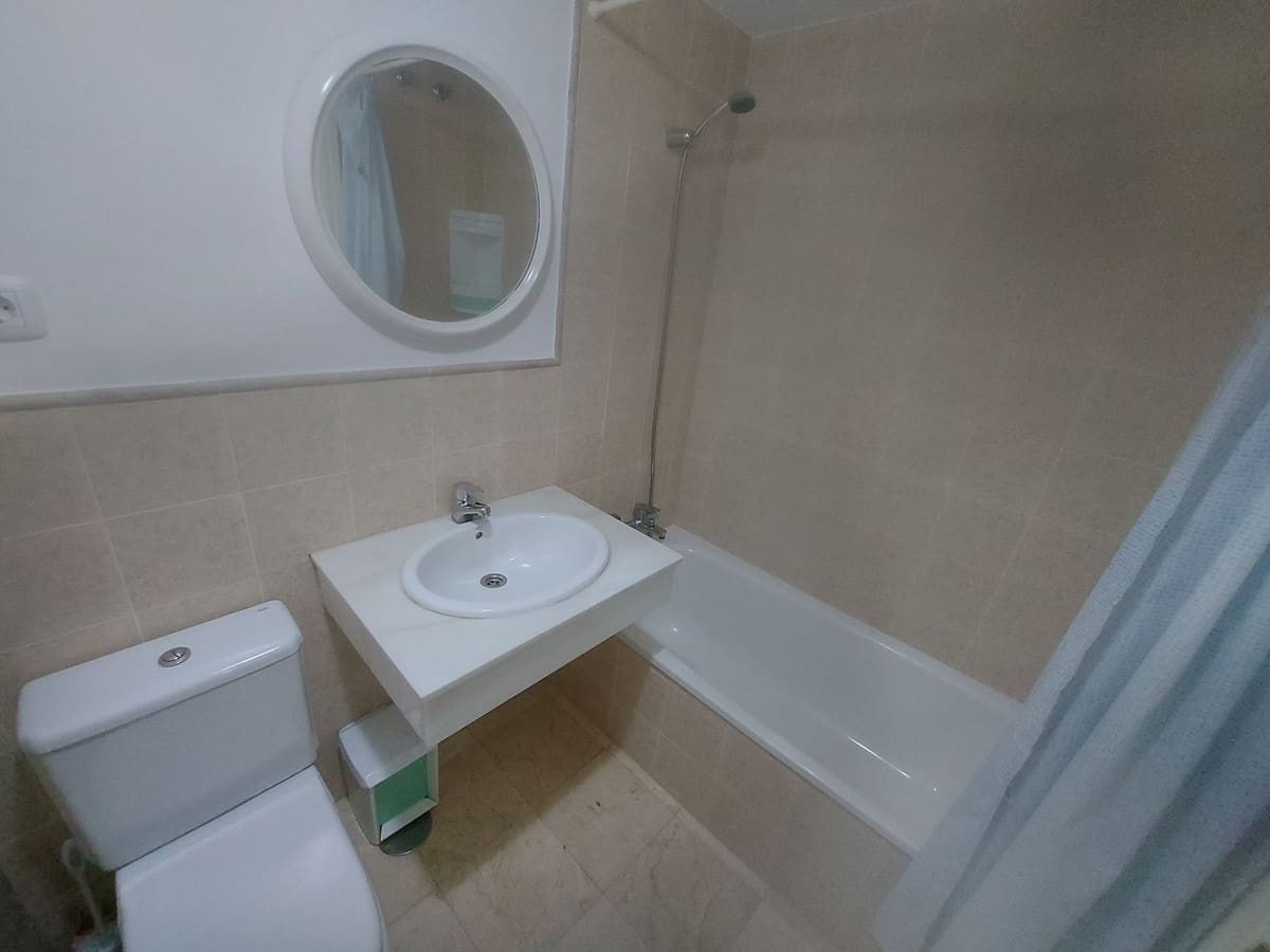 2 soveværelse Penthouse til salg i La Duquesa / Puerto de la Duquesa med swimmingpool garage - € 299.000 (Ref: 10125202)