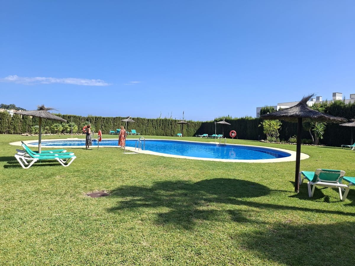 2 Zimmer Apartment zu verkaufen in La Duquesa / Puerto de la Duquesa mit Pool Garage - 325.000 € (Ref: 10125207)