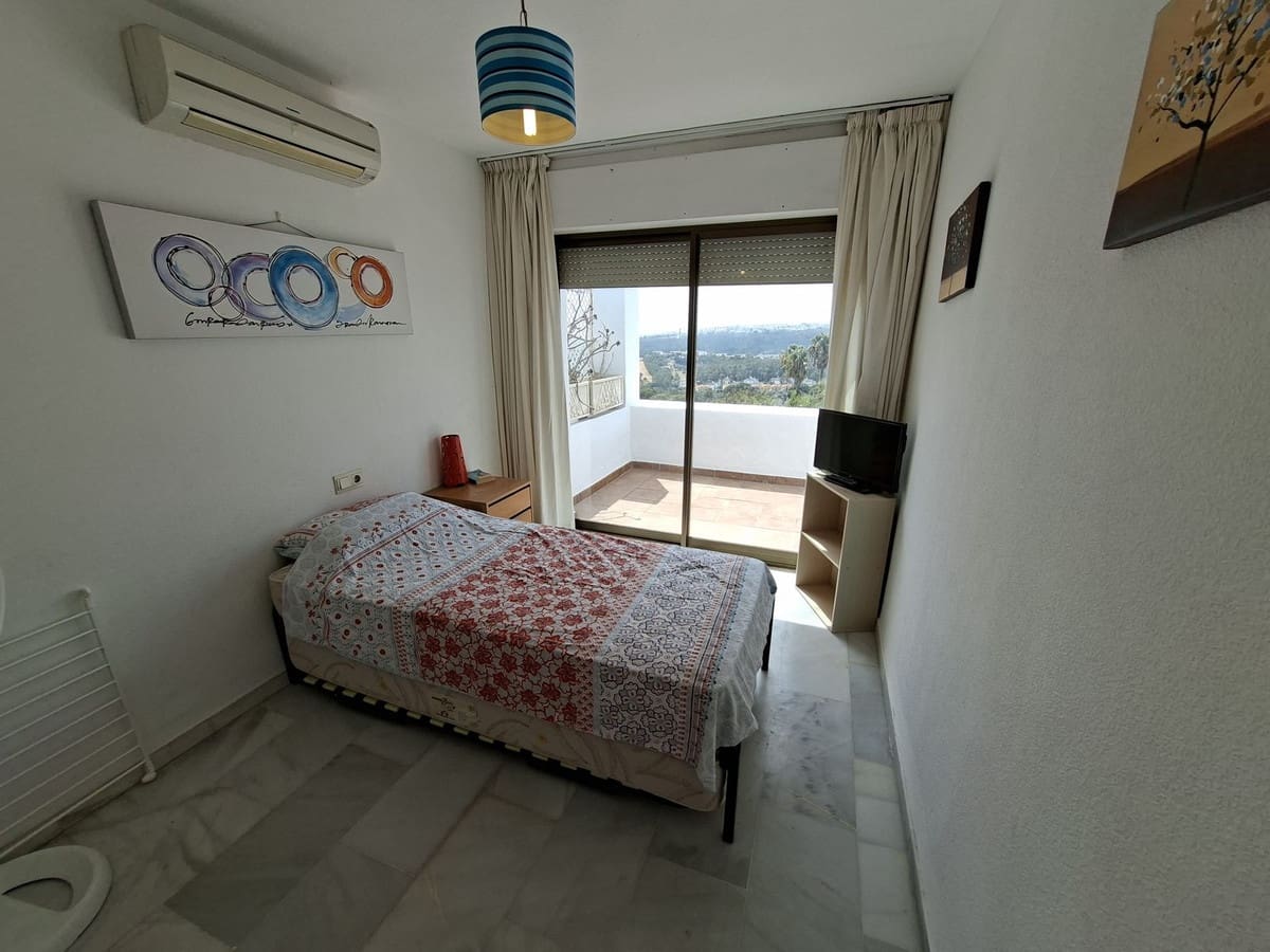 Casa de 3 habitaciones en La Duquesa / Puerto de la Duquesa en venta con piscina garaje - 395.000 € (Ref: 10125209)