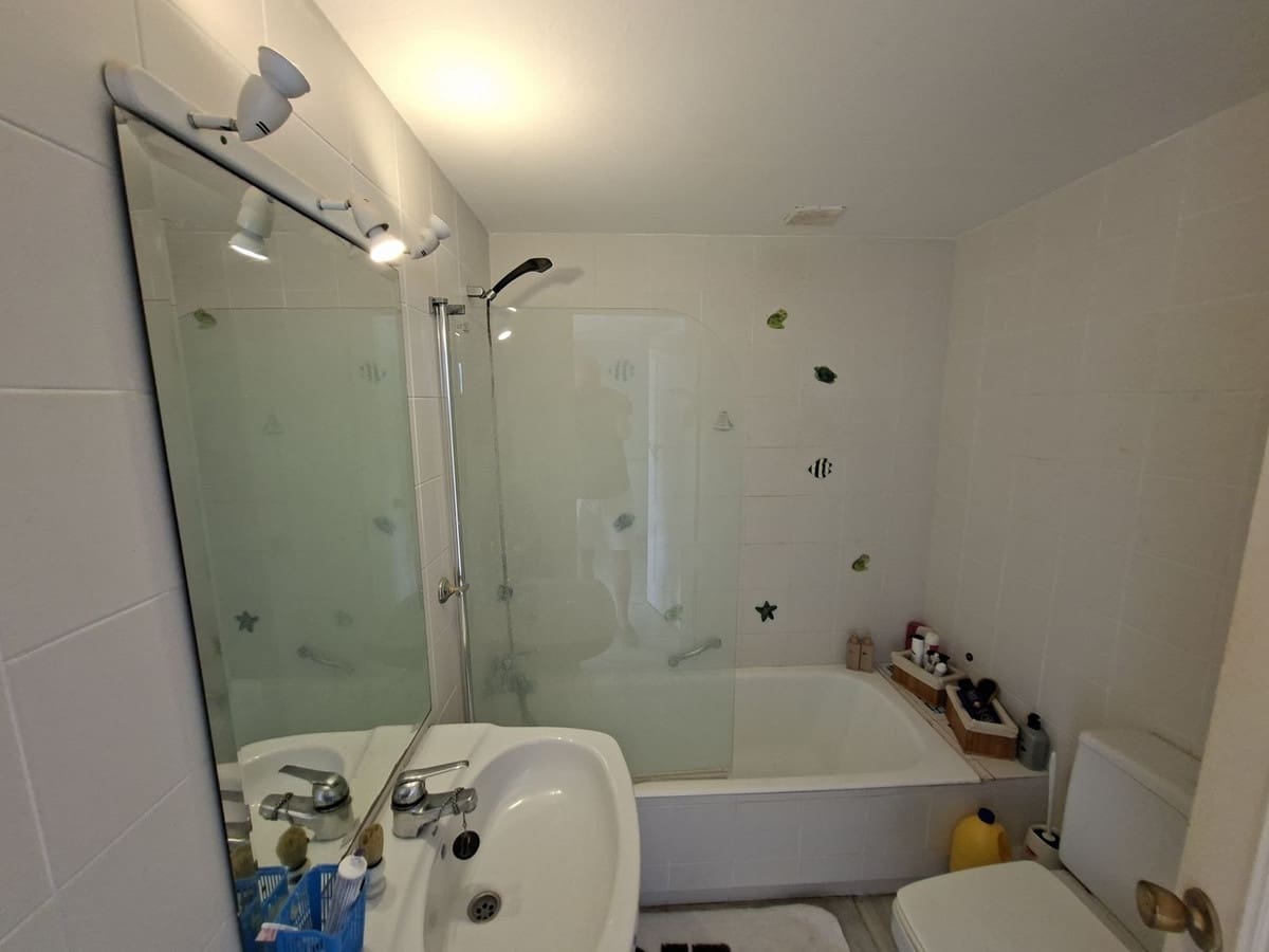 Casa de 3 habitaciones en La Duquesa / Puerto de la Duquesa en venta con piscina garaje - 395.000 € (Ref: 10125209)